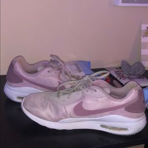 nike air tennis shoes